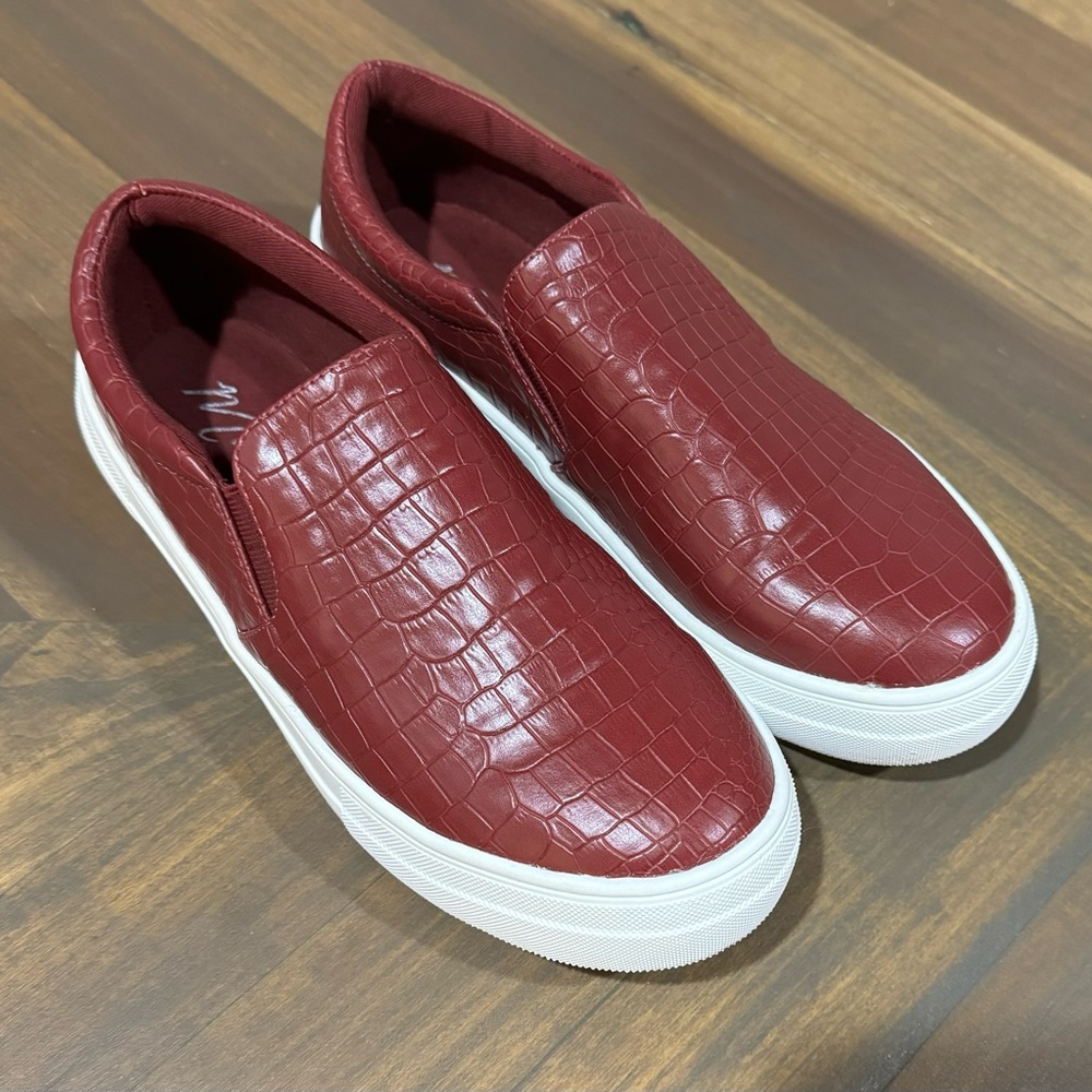 Matisse Red Croc Embossed leather Slip-On Trainer Sneakers women’s 7.5